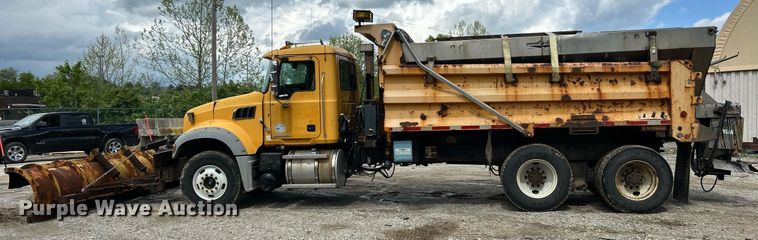 image for item EK8027 2010 Mack Granite dump truck