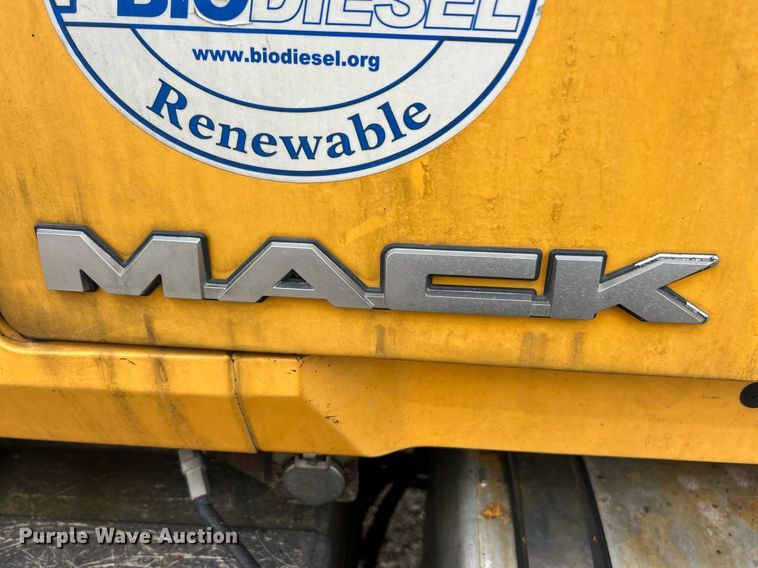 image for item EK8027 2010 Mack Granite dump truck