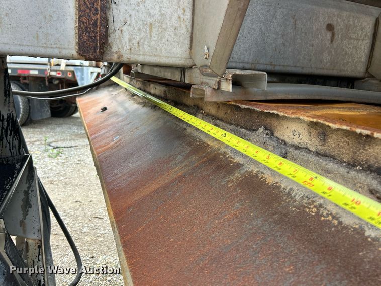 image for item EK8027 2010 Mack Granite dump truck