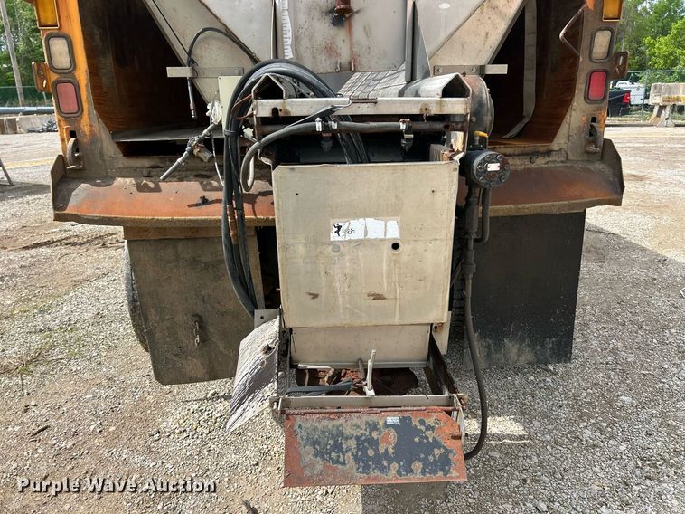 image for item EK8027 2010 Mack Granite dump truck