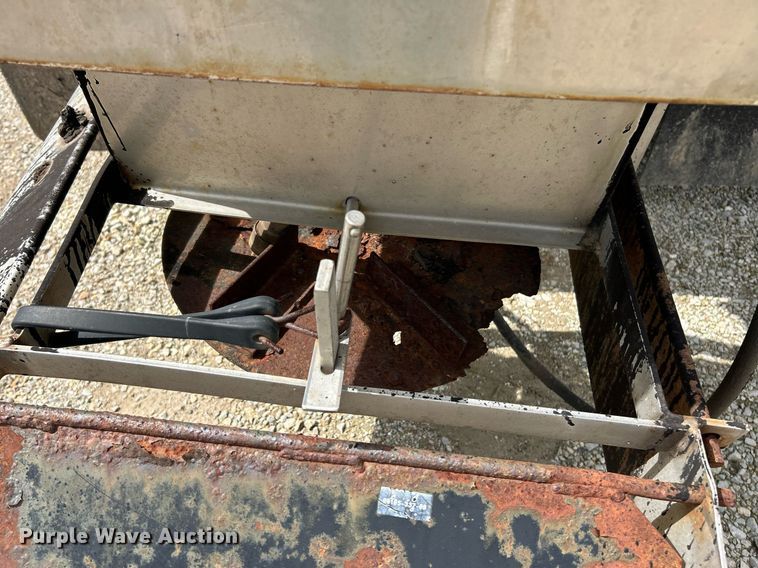 image for item EK8027 2010 Mack Granite dump truck