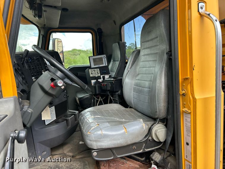 image for item EK8027 2010 Mack Granite dump truck