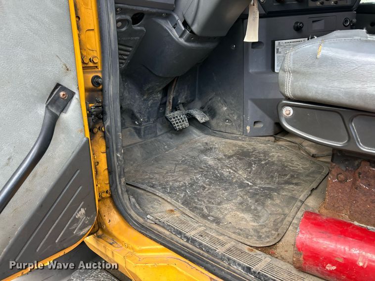 image for item EK8027 2010 Mack Granite dump truck