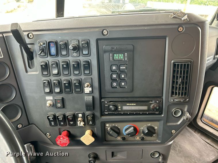 image for item EK8027 2010 Mack Granite dump truck