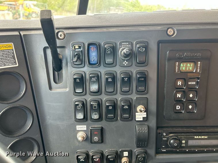 image for item EK8027 2010 Mack Granite dump truck