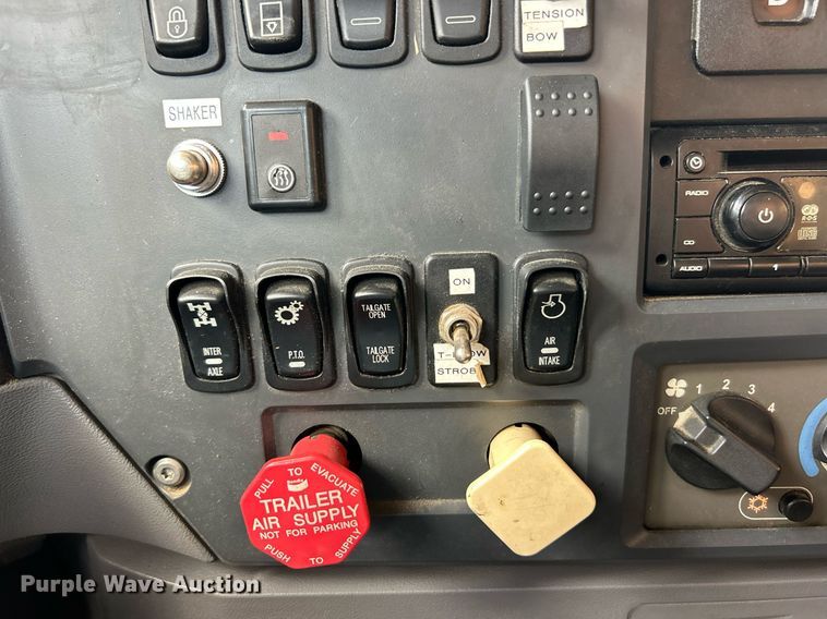 image for item EK8027 2010 Mack Granite dump truck