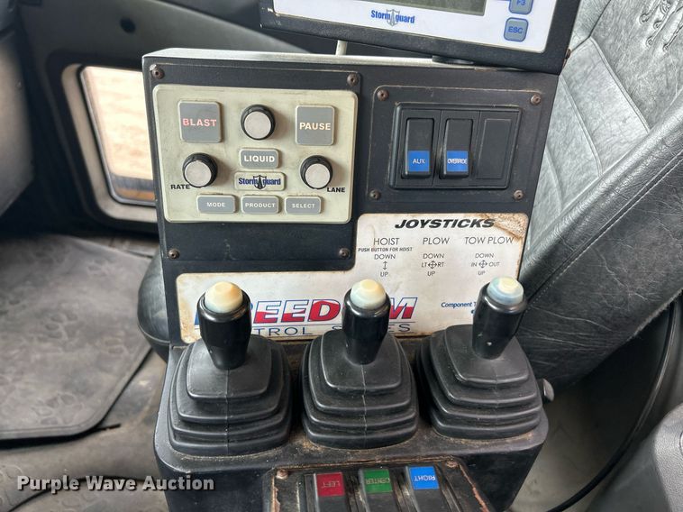 image for item EK8027 2010 Mack Granite dump truck