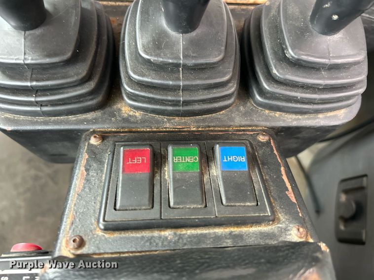 image for item EK8027 2010 Mack Granite dump truck