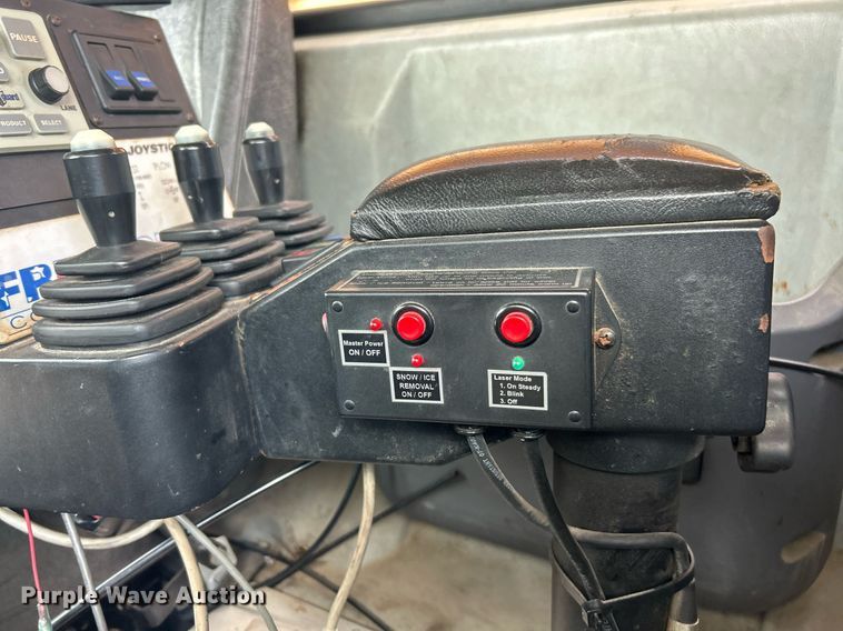 image for item EK8027 2010 Mack Granite dump truck