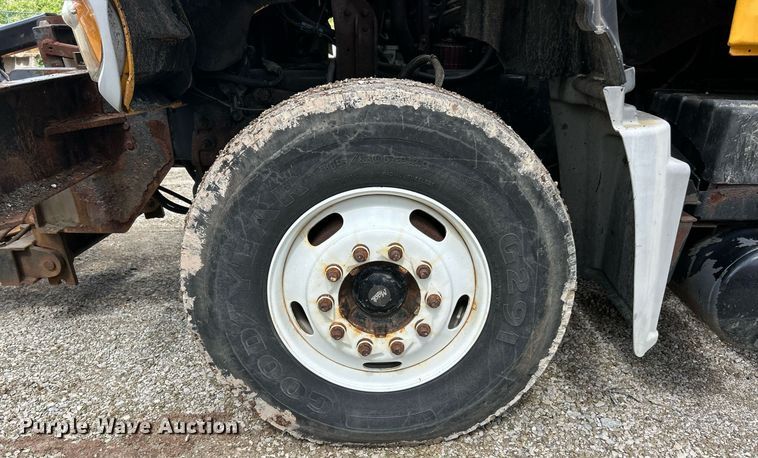 image for item EK8027 2010 Mack Granite dump truck