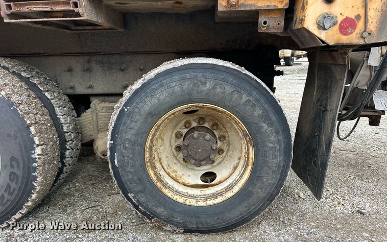 image for item EK8027 2010 Mack Granite dump truck