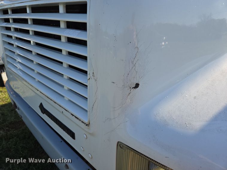 image for item EL1984 2002 International  4700 dump truck