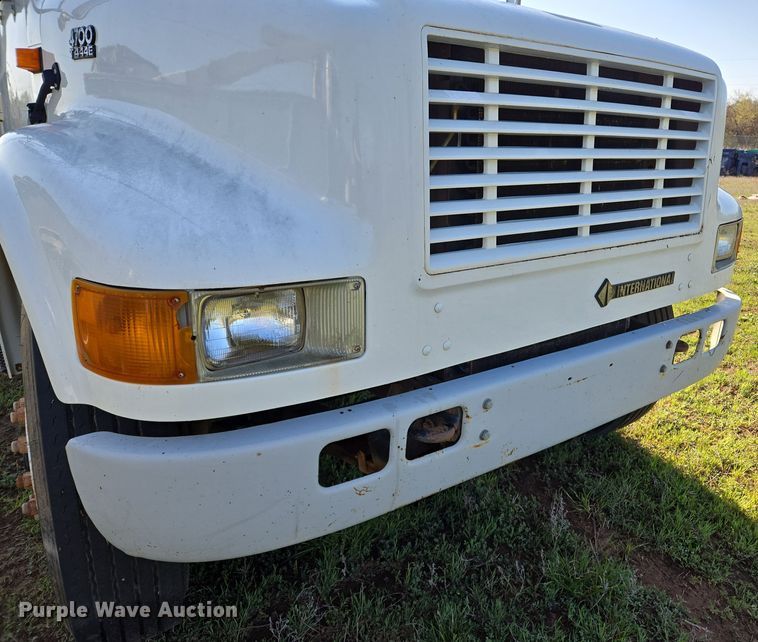 image for item EL1984 2002 International  4700 dump truck