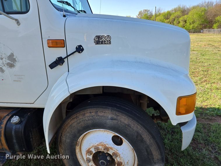 image for item EL1984 2002 International  4700 dump truck