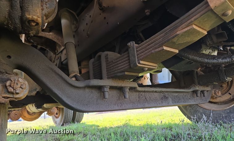 image for item EL1984 2002 International  4700 dump truck