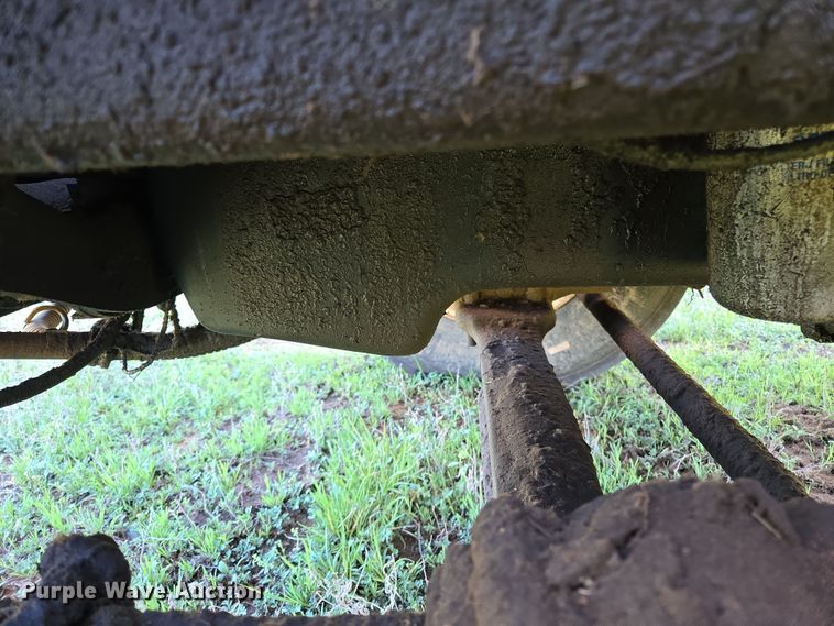 image for item EL1984 2002 International  4700 dump truck