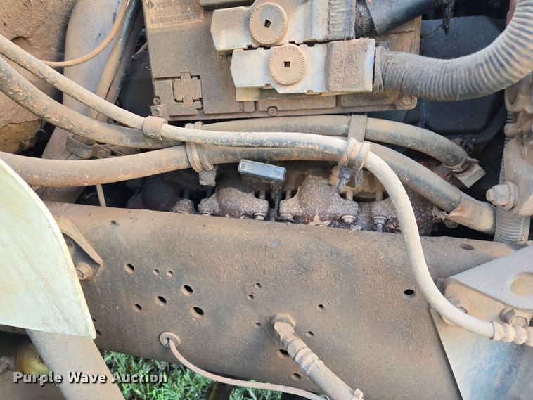 image for item EL1984 2002 International  4700 dump truck