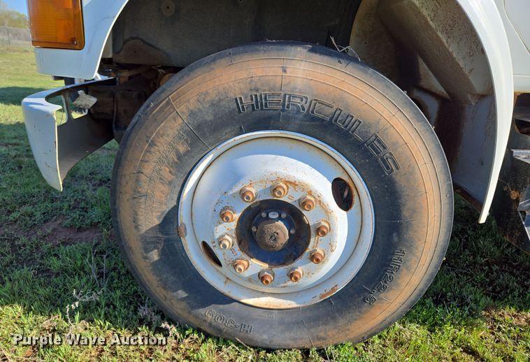 image for item EL1984 2002 International  4700 dump truck