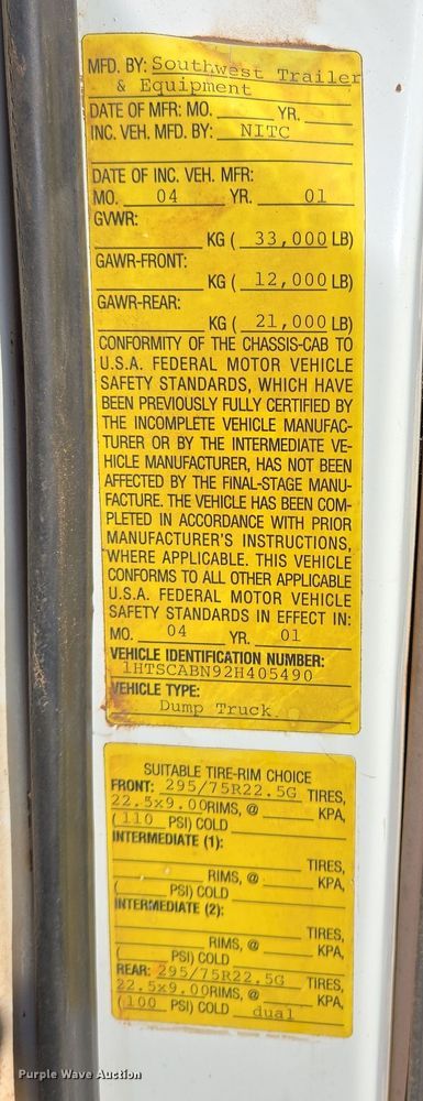 image for item EL1984 2002 International  4700 dump truck