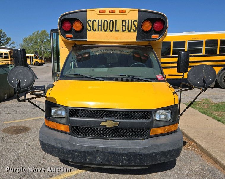 image for item EL2005 2009 Chevrolet 3500 school bus