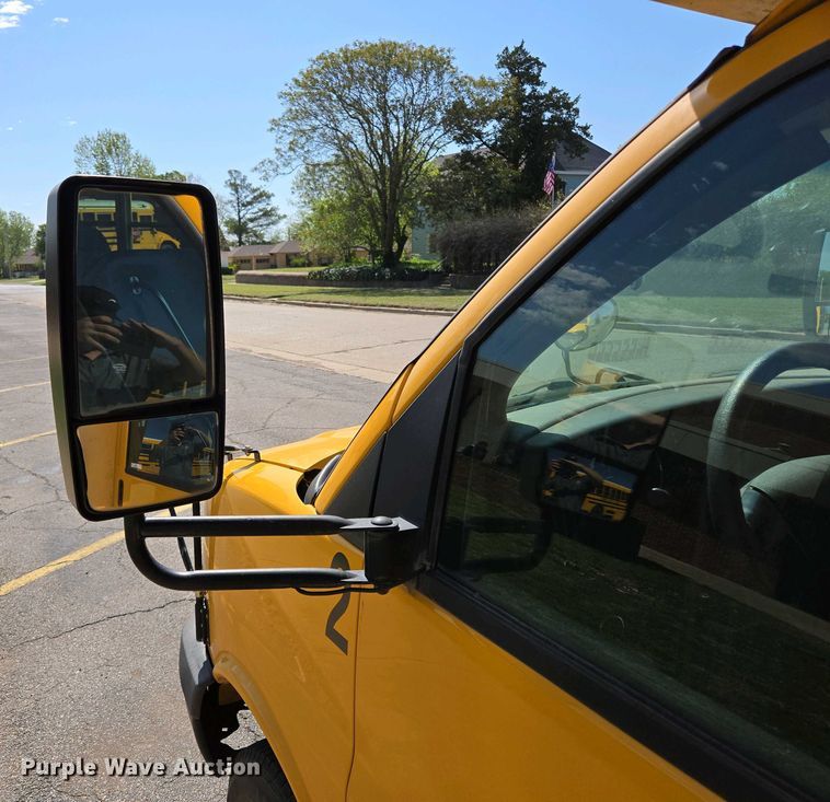 image for item EL2005 2009 Chevrolet 3500 school bus