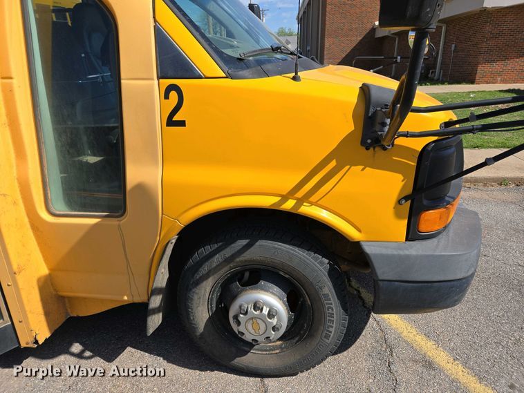 image for item EL2005 2009 Chevrolet 3500 school bus