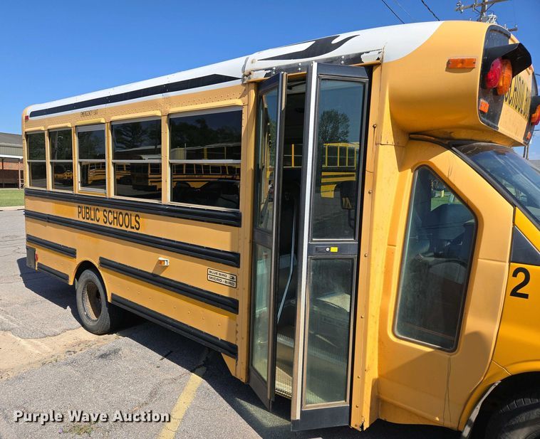image for item EL2005 2009 Chevrolet 3500 school bus