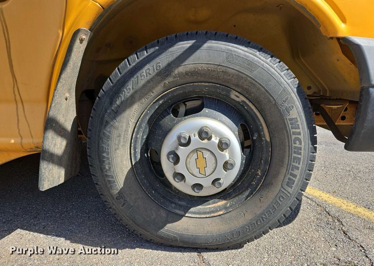 image for item EL2005 2009 Chevrolet 3500 school bus