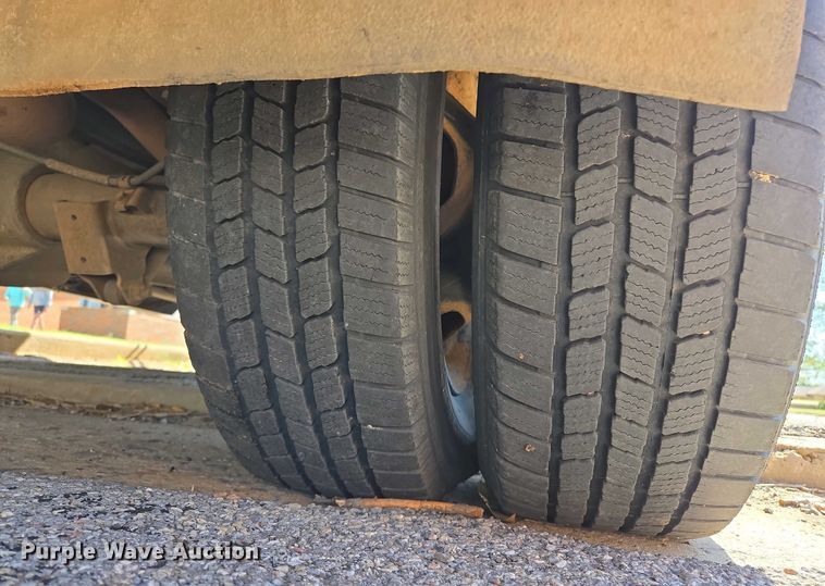 image for item EL2005 2009 Chevrolet 3500 school bus