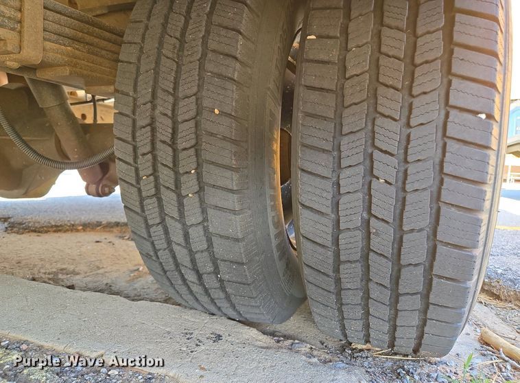 image for item EL2005 2009 Chevrolet 3500 school bus