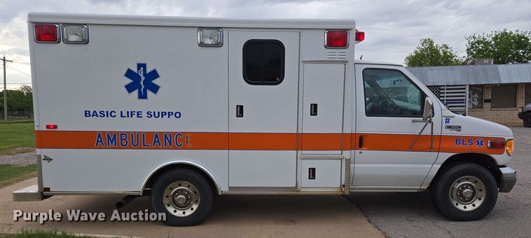image for item EL2058 1997 Ford E350 ambulance