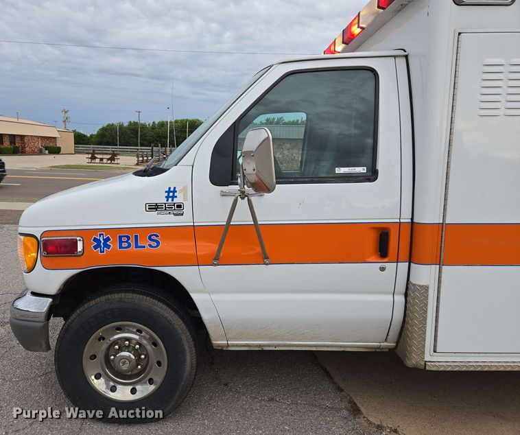 image for item EL2058 1997 Ford E350 ambulance