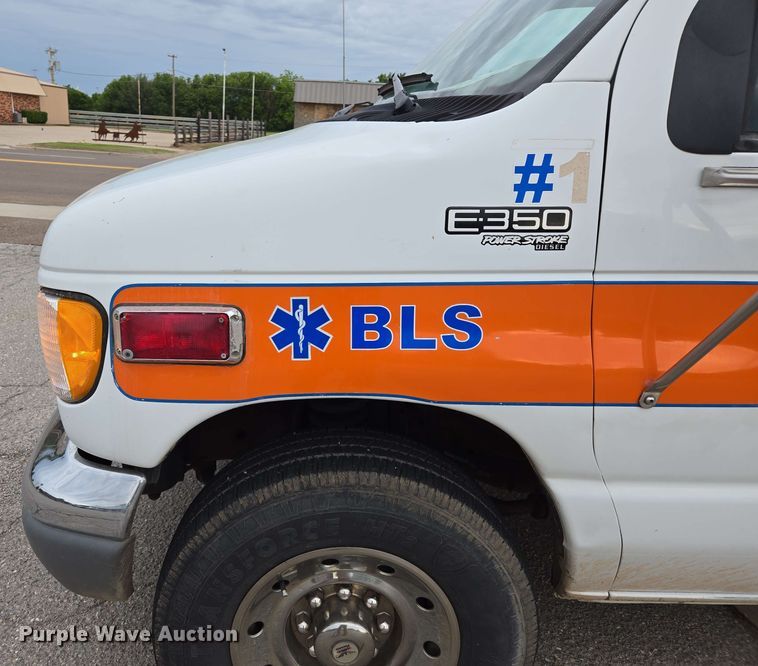 image for item EL2058 1997 Ford E350 ambulance