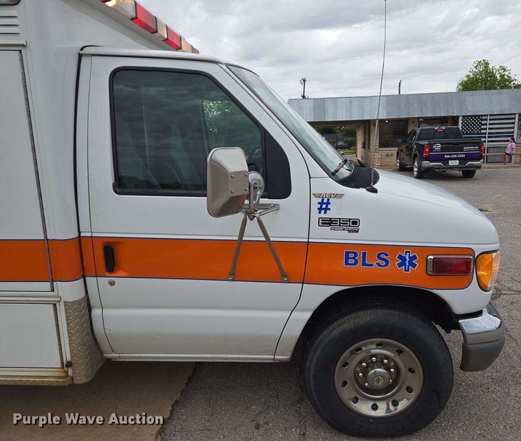 image for item EL2058 1997 Ford E350 ambulance