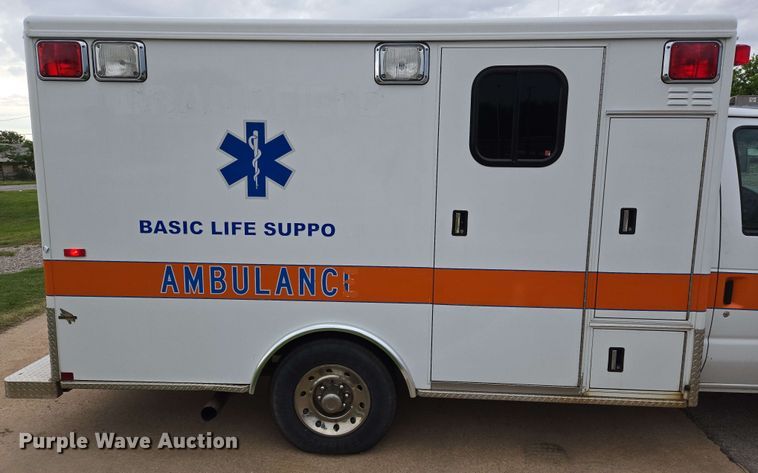 image for item EL2058 1997 Ford E350 ambulance