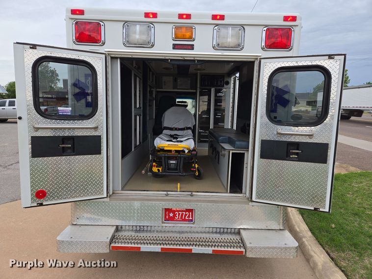 image for item EL2058 1997 Ford E350 ambulance