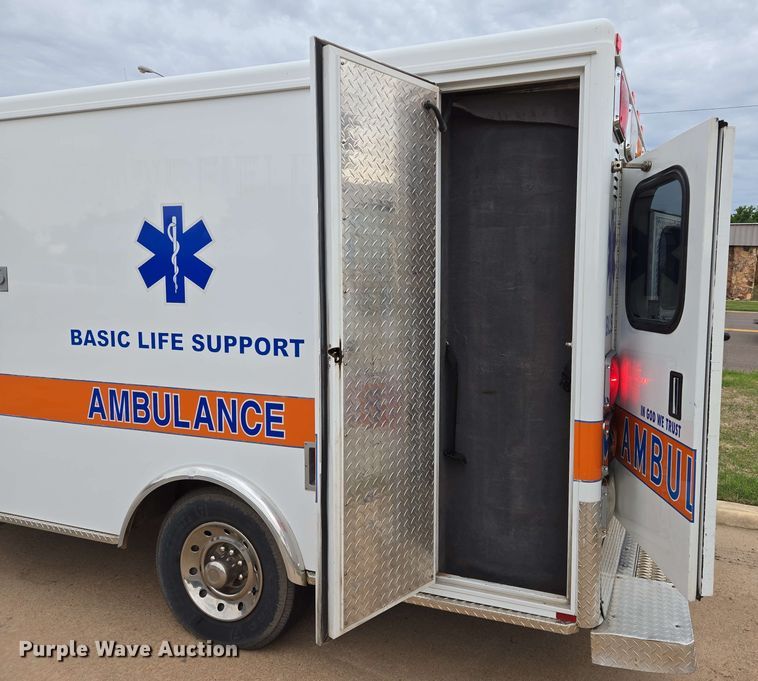 image for item EL2058 1997 Ford E350 ambulance