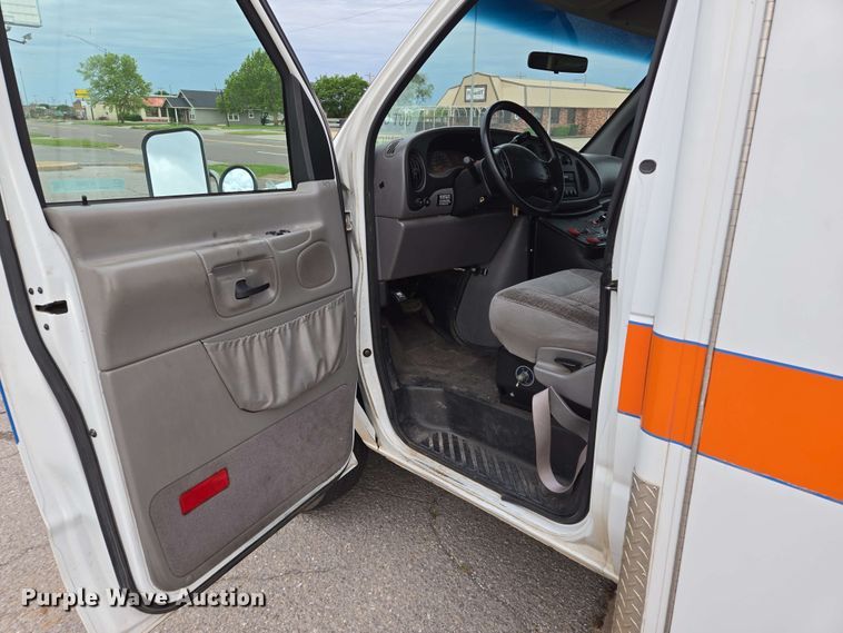 image for item EL2058 1997 Ford E350 ambulance