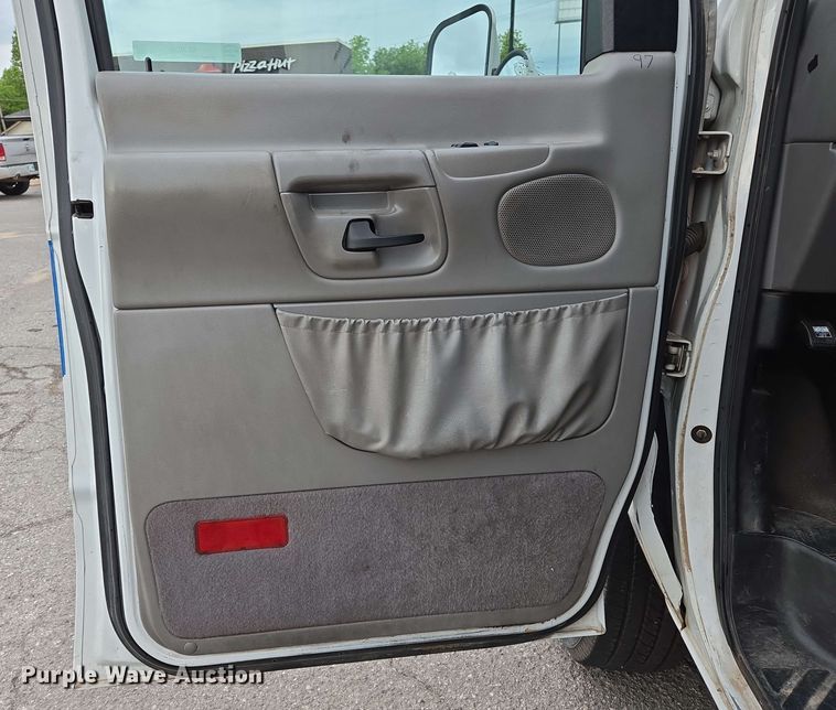 image for item EL2058 1997 Ford E350 ambulance