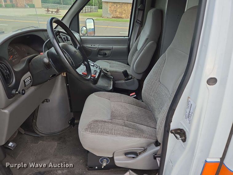 image for item EL2058 1997 Ford E350 ambulance