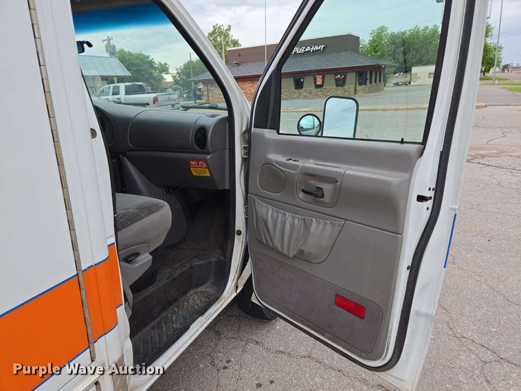image for item EL2058 1997 Ford E350 ambulance
