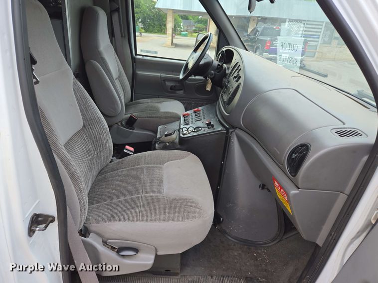 image for item EL2058 1997 Ford E350 ambulance