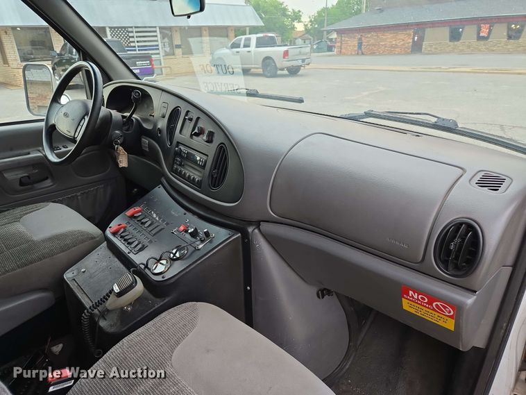 image for item EL2058 1997 Ford E350 ambulance