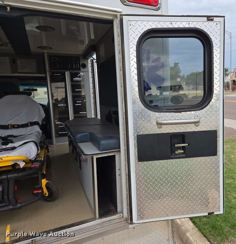 image for item EL2058 1997 Ford E350 ambulance