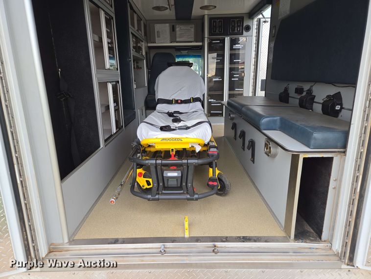 image for item EL2058 1997 Ford E350 ambulance