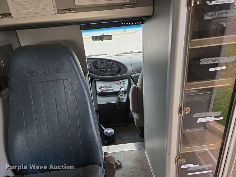 image for item EL2058 1997 Ford E350 ambulance