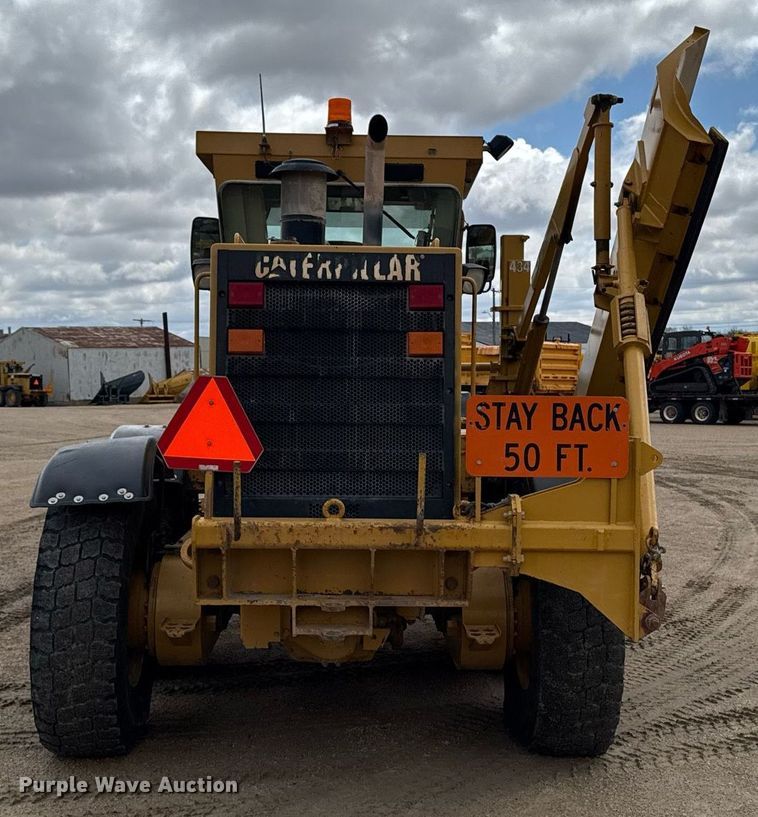 image for item EM3830 2002 Caterpillar 140H motor grader