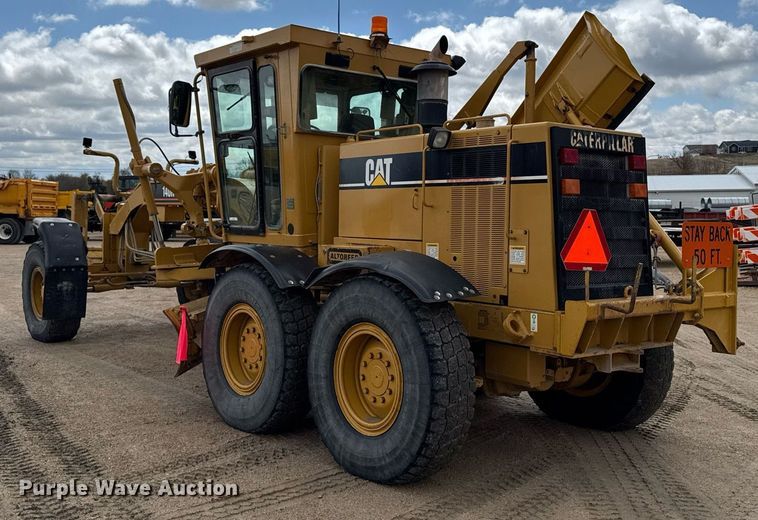 image for item EM3830 2002 Caterpillar 140H motor grader