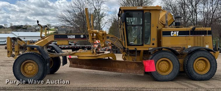 image for item EM3830 2002 Caterpillar 140H motor grader