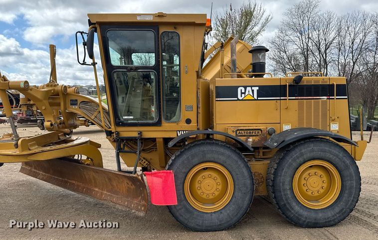 image for item EM3830 2002 Caterpillar 140H motor grader